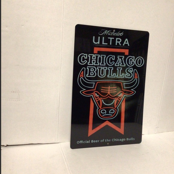Michelob Ultra Chicago Bulls NBA Basketball metal display - Picture 3 of 5